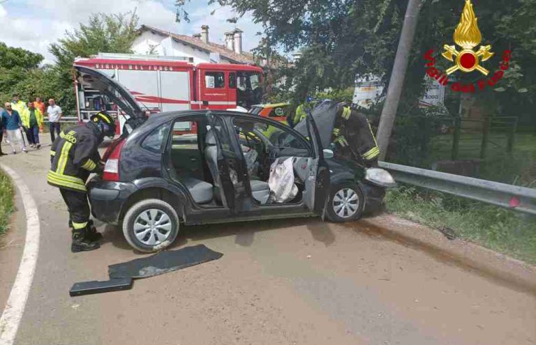 Incidente Stradale Donna Resta Incastrata Nell Auto A Gpl Ultima Ora