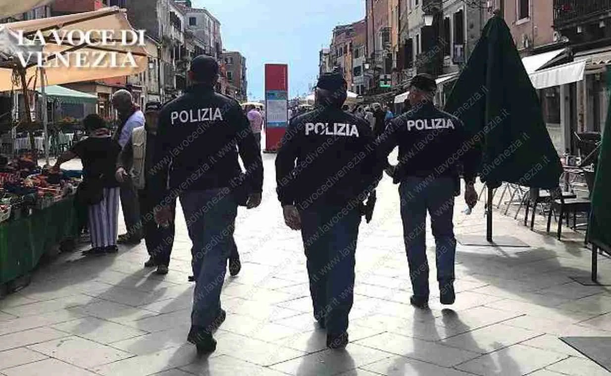 Spacciatore Arrestato A Castello In Casa Le Dosi Di Cocaina